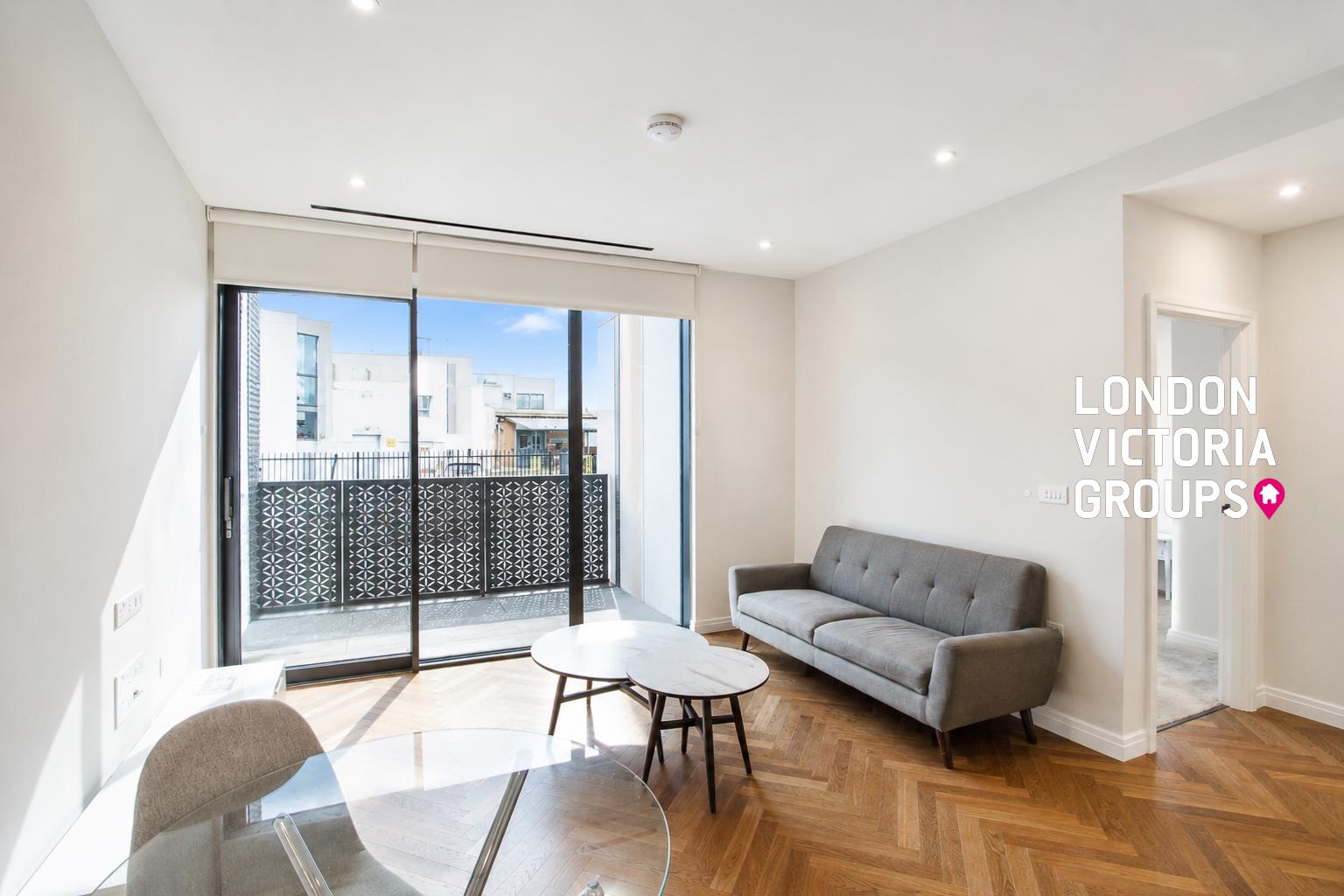 1 bed property in Hampton House, Michael Road, London
